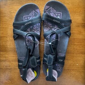 Merrell Keepsake Black and lilac purple Air Cushion Sandals size 9 / 40 leather